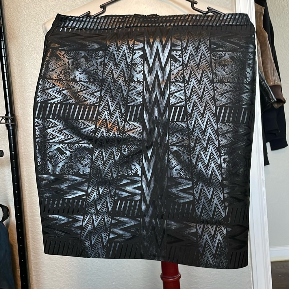 Women’s black Aztez pattern leather skirt